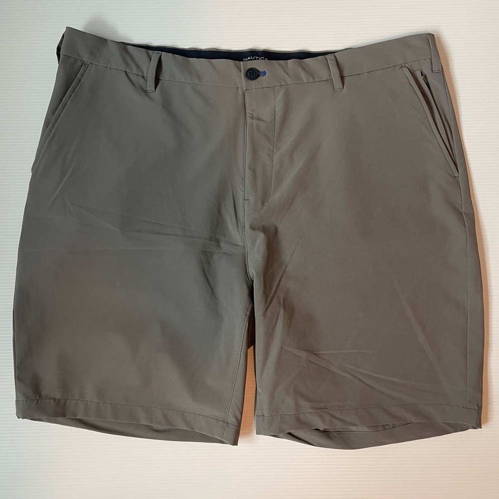 Nautica Men's Gray Flat Front Shorts